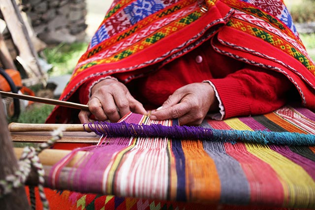 peru-weaving